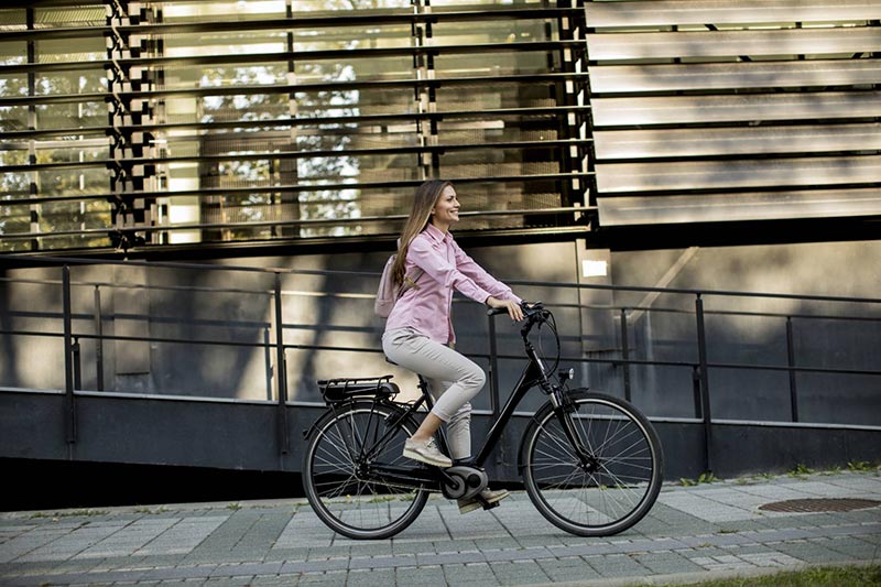 Quels accessoires choisir pour rouler sur votre vélo électrique ?