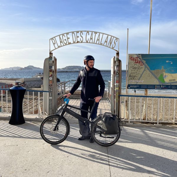 Porte-bagage arrière avec sacoche en situation